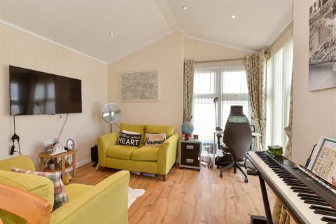 Lower Dunton Road, Brentwood, Essex 2 bed mobile home for sale