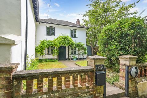 Village Street, Thruxton, Andover 3 bed semi