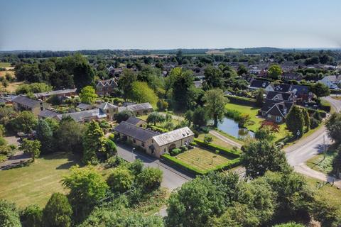 Silbury Court, Silsoe, Bedfordshire... 4 bed bungalow for sale