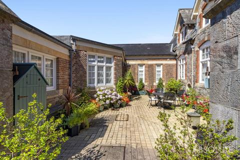 Middle Lincombe Road, Torquay, TQ1 2 bed coach house for sale