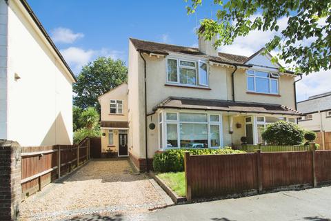 Osborne Road,  Farnborough, GU14 3 bed semi