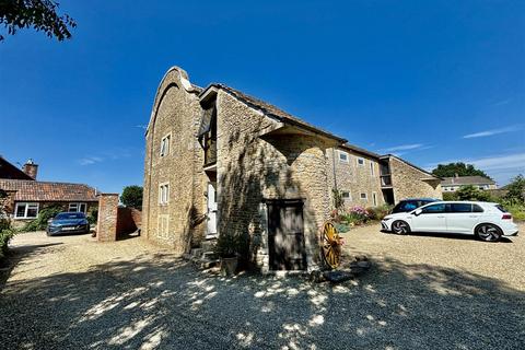 Keynell Court, Yatton Keynell SN14 2 bed apartment for sale