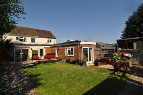 5 bedroom semi-detached house for sale