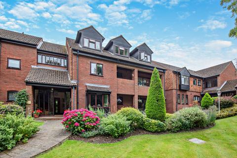 Snells Wood Court, Little Chalfont 2 bed apartment for sale