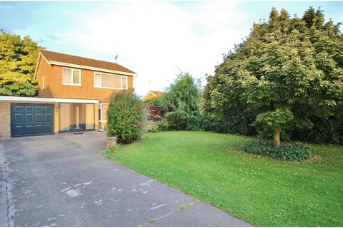 3 bedroom link detached house for sale