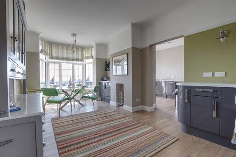 Crossways Mansions Marina... 2 bed flat for sale