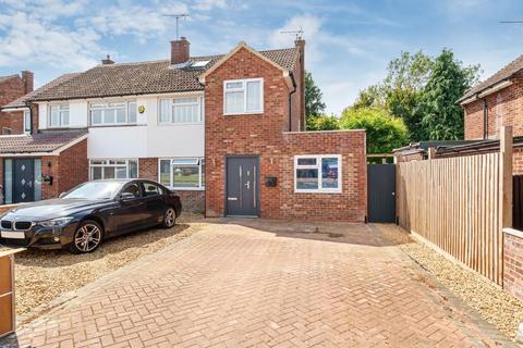 5 bedroom semi-detached house for sale