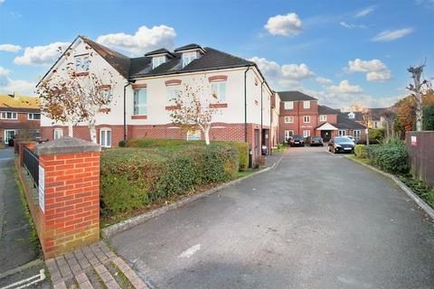 Gales Drive, Crawley RH10 2 bed flat for sale