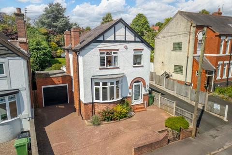 Waxland Road, Halesowen B63 3 bed detached house for sale