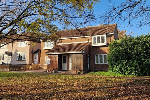 Wellington Road, North Weald 2 bed maisonette for sale