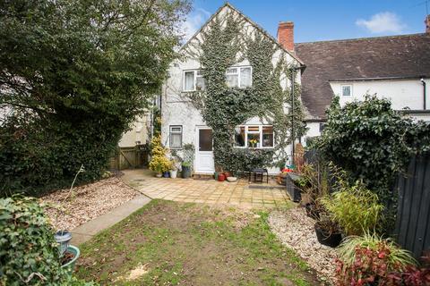Wellington Road, Moreton In Marsh... 3 bed semi
