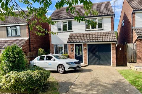 Glyders, Benfleet, Essex, SS7 5 bed detached house for sale