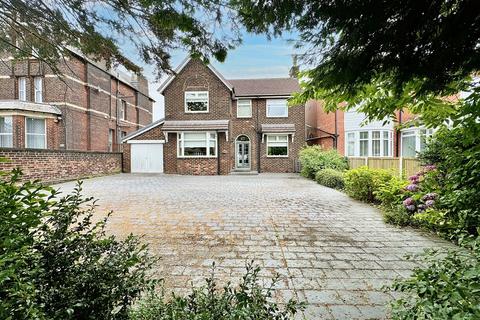 Manchester Road, Bury BL9 3 bed detached house for sale