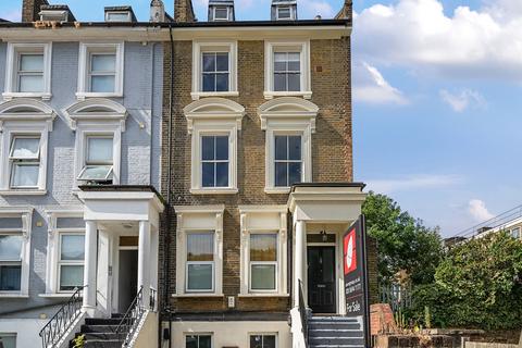 Lewisham Way, London 2 bed apartment for sale