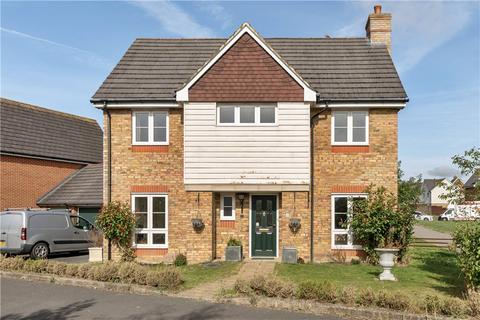 Pershore Way, Buckinghamshire HP18 4 bed detached house for sale