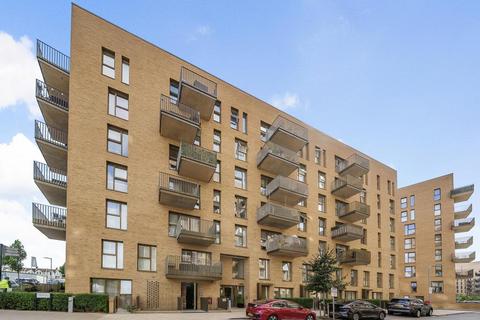 Peregrine Apartments,  Moorhen Drive... 2 bed flat for sale