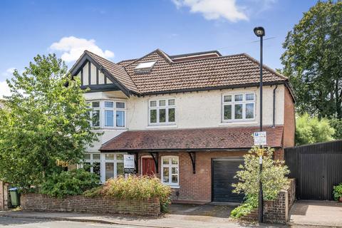 6 bedroom detached house for sale