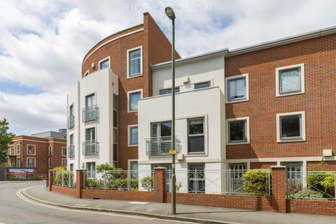 Oatlands Avenue, Weybridge KT13 2 bed retirement property for sale