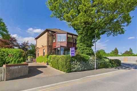Riverside Court, Cliff Road, Hessle 3 bed end of terrace house for sale