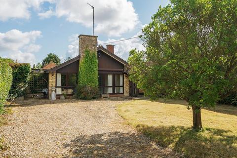 Manor Road, Towersey, Thame 4 bed bungalow for sale