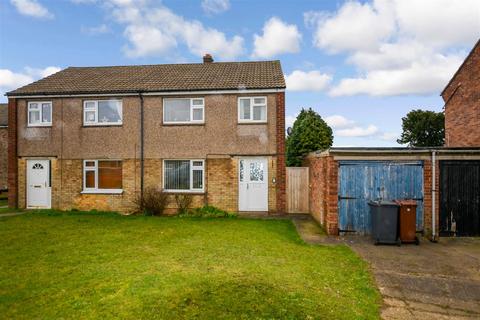 Neville Crescent, Winterton, Scunthorpe 3 bed semi