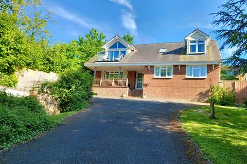 6 bedroom detached house for sale