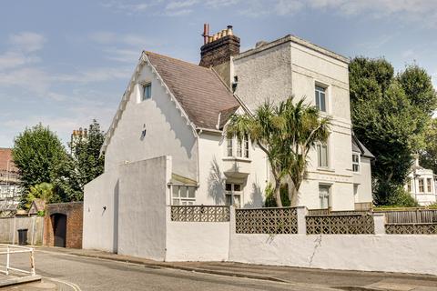 Villiers Road, Southsea 5 bed end of terrace house for sale