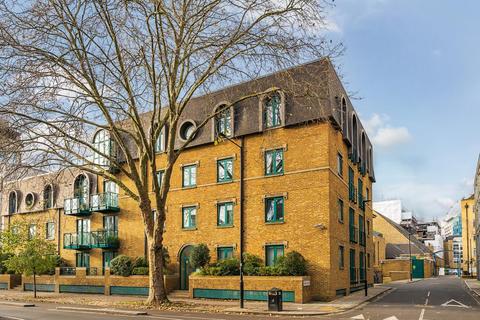 Westminster Bridge Road, Waterloo 1 bed flat for sale