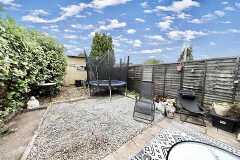 Welwyn Park Avenue, Hull 3 bed semi
