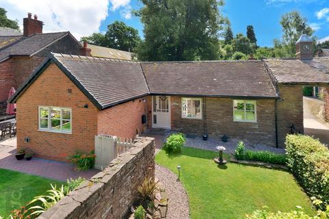 Oaklands Court, Docklow 3 bed cottage for sale