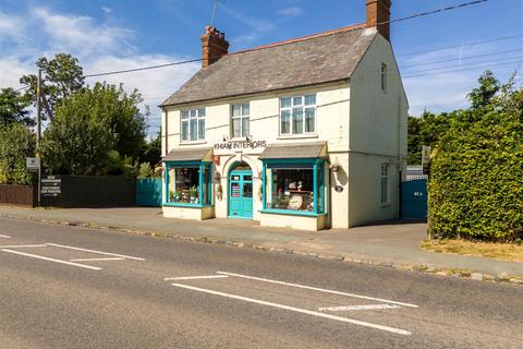 Oxford Road, Aylesbury HP17 5 bed detached house for sale