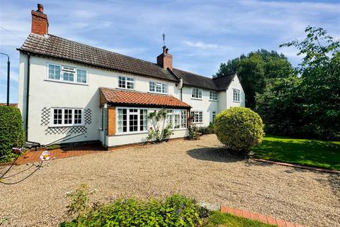 Main Street, Hoveringham, Nottingham 4 bed detached house for sale
