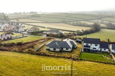 Panteg Cross, Llandysul 4 bed detached bungalow for sale
