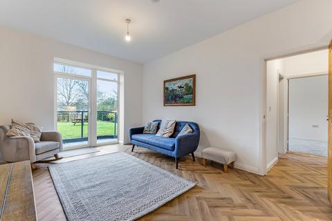 Queens Road, Ilkley, West Yorkshire... 2 bed flat for sale
