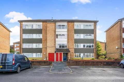 Camberley,  Surrey,  GU15 3 bed flat for sale