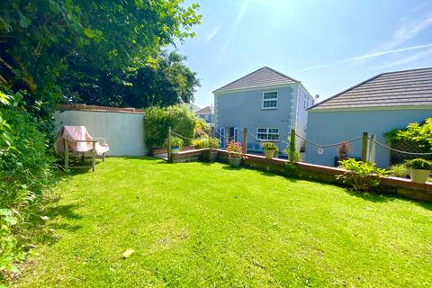 Round Ring Gardens, Penryn TR10 4 bed detached house for sale