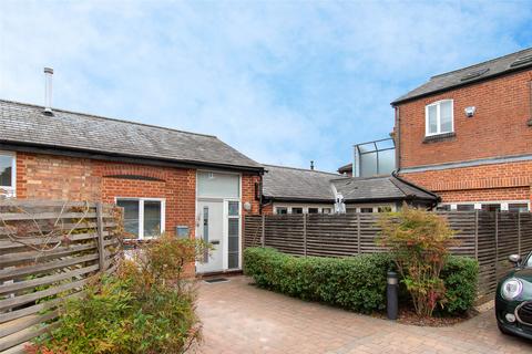 3 bedroom mews property for sale