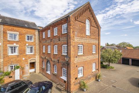 Lavenham, Sudbury, Suffolk 2 bed apartment for sale