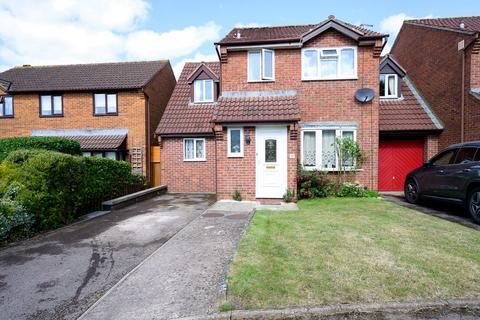 3 bedroom link detached house for sale