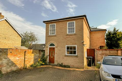 2 bedroom detached house for sale