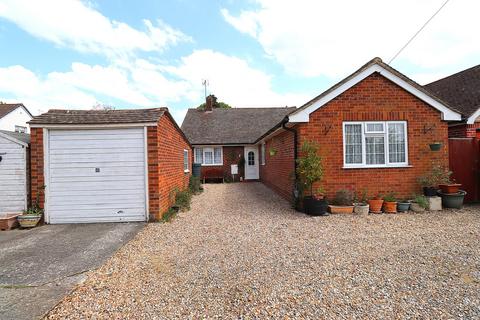 Canterbury Road, Farnborough GU14 4 bed detached bungalow for sale