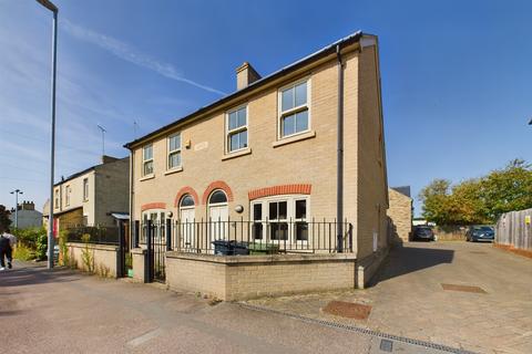 High Street, Cherry Hinton... 1 bed semi