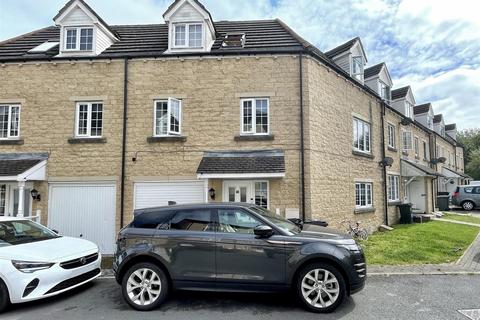 Pippin Court, Halifax HX2 3 bed townhouse for sale