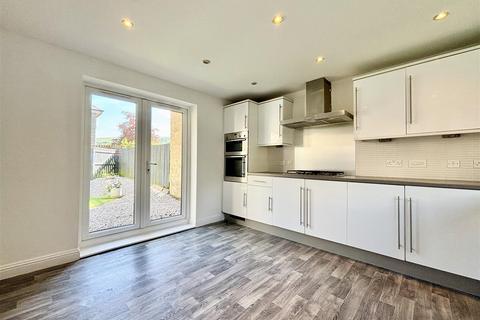 Pippin Court, Halifax HX2 3 bed townhouse for sale