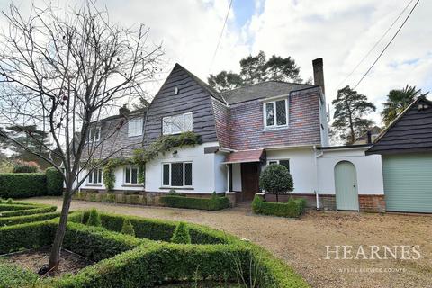 Queens Road, Ferndown, BH22 4 bed detached house for sale