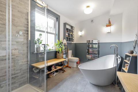 Pearcefield Avenue, Forest Hill... 2 bed end of terrace house for sale
