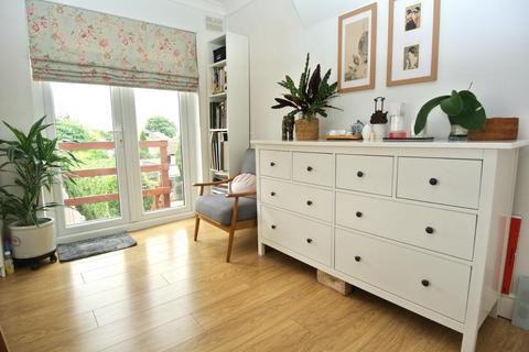 London Road, Ashford TW15 3 bed maisonette for sale