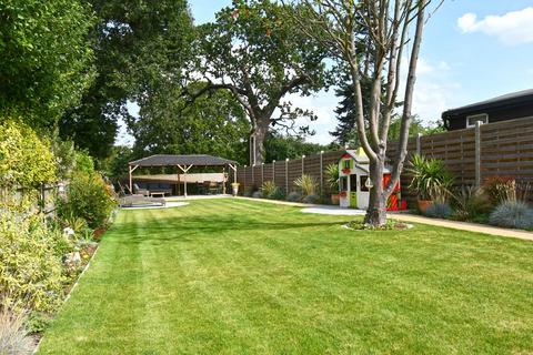 Tatsfield Avenue, Nazeing EN9 4 bed detached house for sale