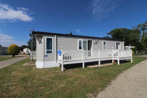 2 bedroom lodge for sale