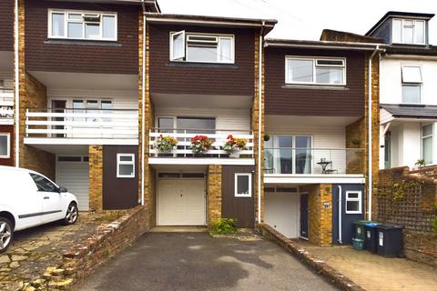 Glenview Road, Hemel Hempstead HP1 3 bed terraced house for sale